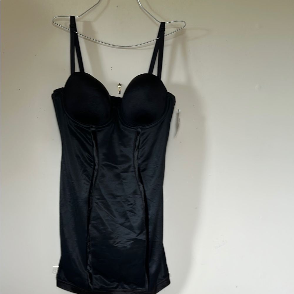 Maidenform Black Women Shapewear Bustier new with tag size 38C detachable straps